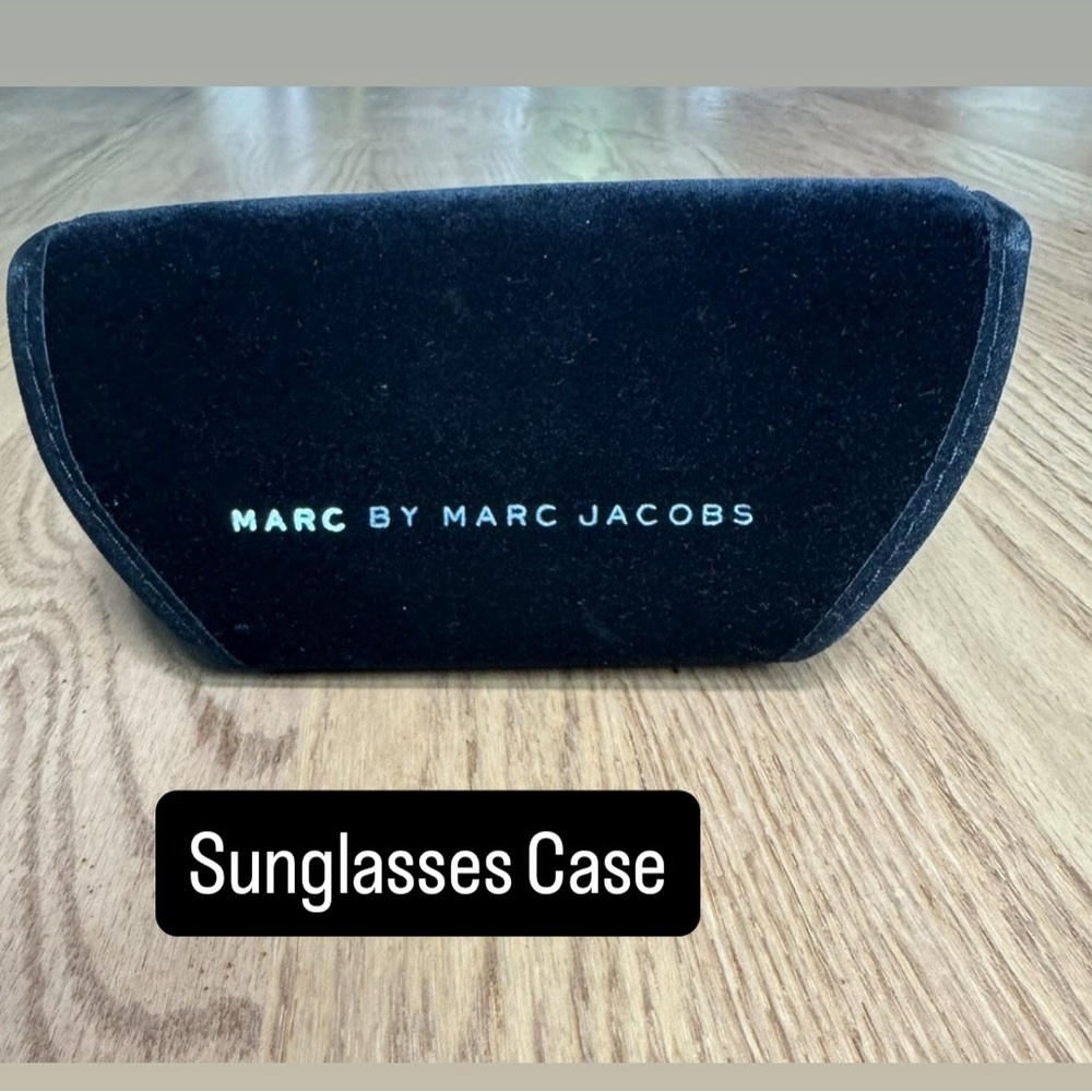 MARC by MARC JACOB VELVET SUNGLASSES CASE DAR BROWN